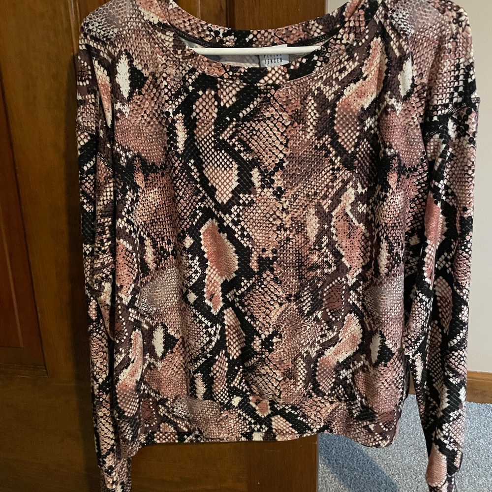 Peyton Jensen long sleeve small top